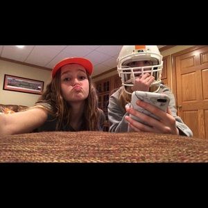 Meet your Posher, Ella